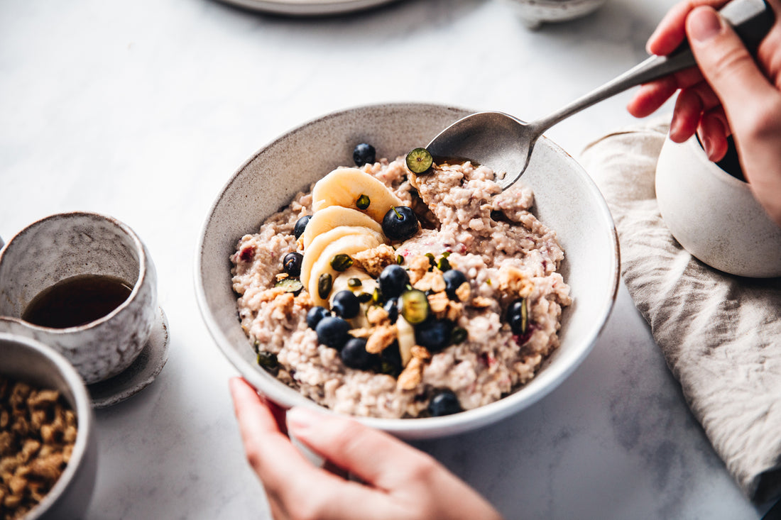 Oatmeal with Fruit and Nuts (Breakfast Recipe)